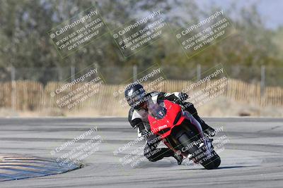 media/Dec-01-2025-Moto Forza (Mon) [[2daa91e15f]]/3-Beginner Group/Session 3 (Turn 3)/